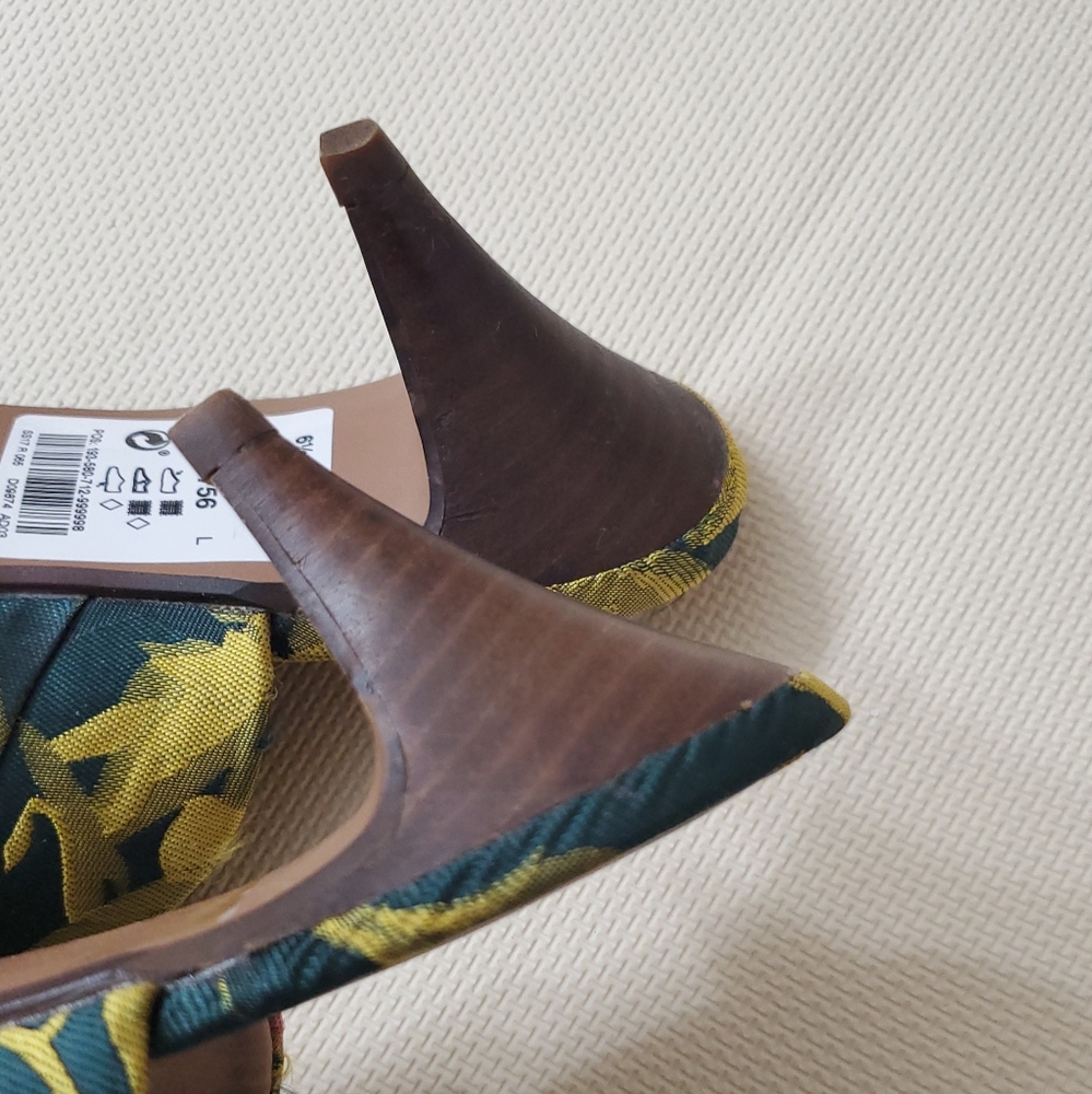 Shoes - Picture 12 of 12